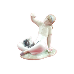 Lladro - Playtime With Petals 7711 (Boxed) - L/N 2104