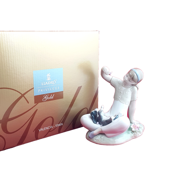 Lladro - Playtime With Petals 7711 (Boxed) - L/N 2104