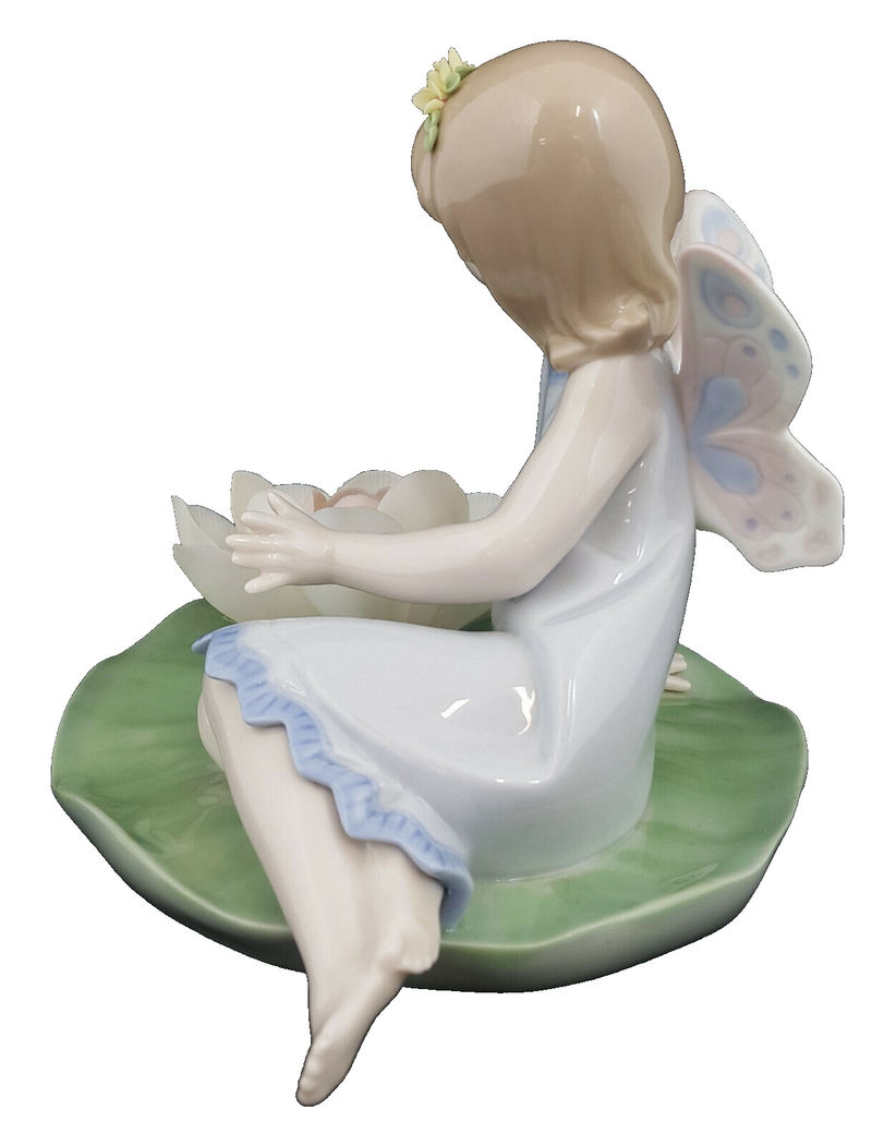 Lladro Figurine Lilypad Love Angel Model 6645 - Damaged