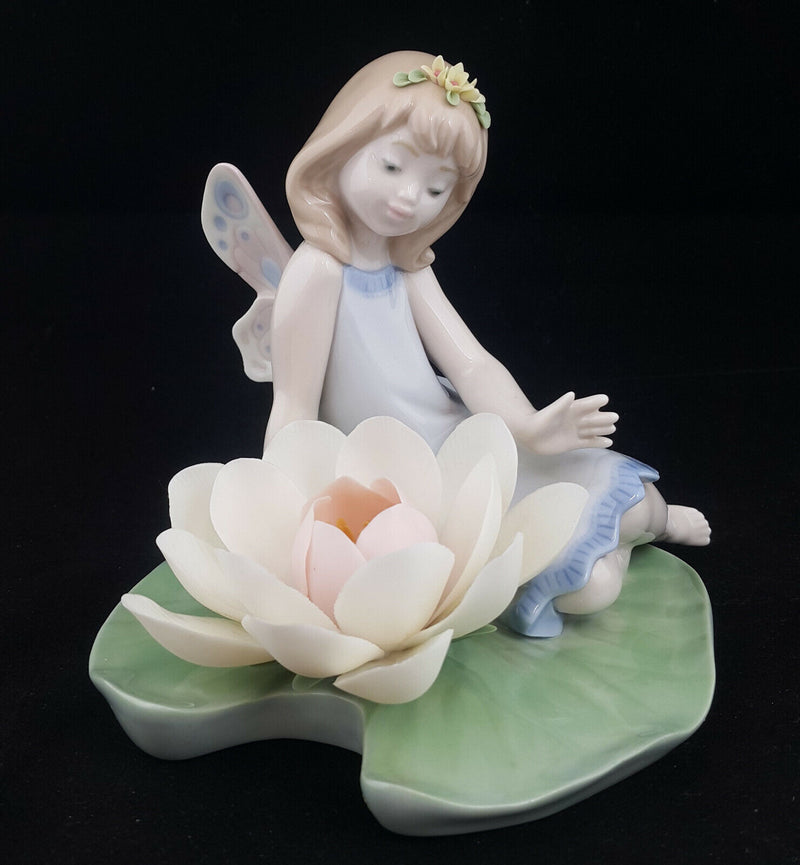 Lladro Figurine Lilypad Love Angel Model 6645 - Damaged