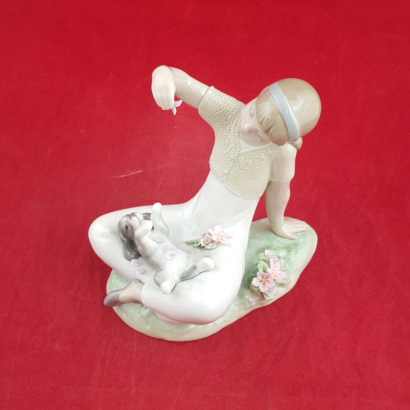 Lladro - Playtime With Petals 7711 (Boxed) - L/N 2103