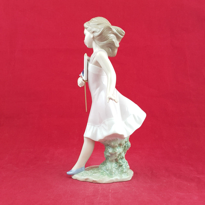 Lladro - Pride Of Your Kingdom 8604 (Boxed) - L/N 2101