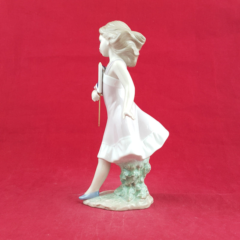 Lladro - Pride Of Your Kingdom 8604 (Boxed) - L/N 2102