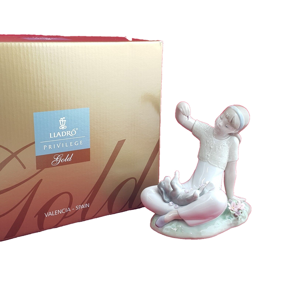 Lladro - Playtime With Petals 7711 (Boxed) - 7314 L/N