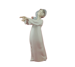 Lladro Nao Figurine 6482 Little Sleepwalker Boxed - 8977 L/N