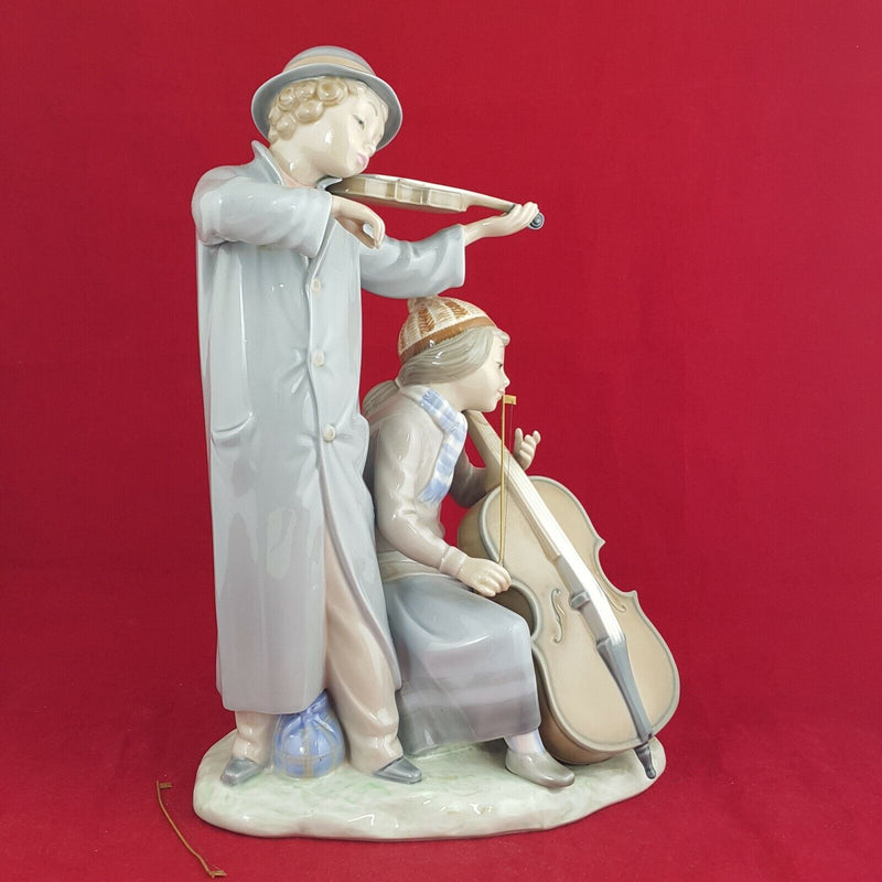 Lladro Nao Figurine Street Musicians 684 (Detached violin bow) - 6097 L/N