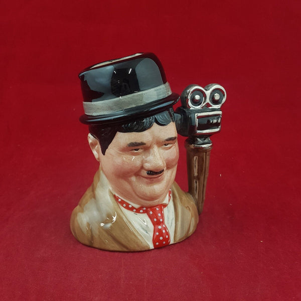 Royal Doulton Small Character Jug D7009 - Oliver Hardy - 6776 RD