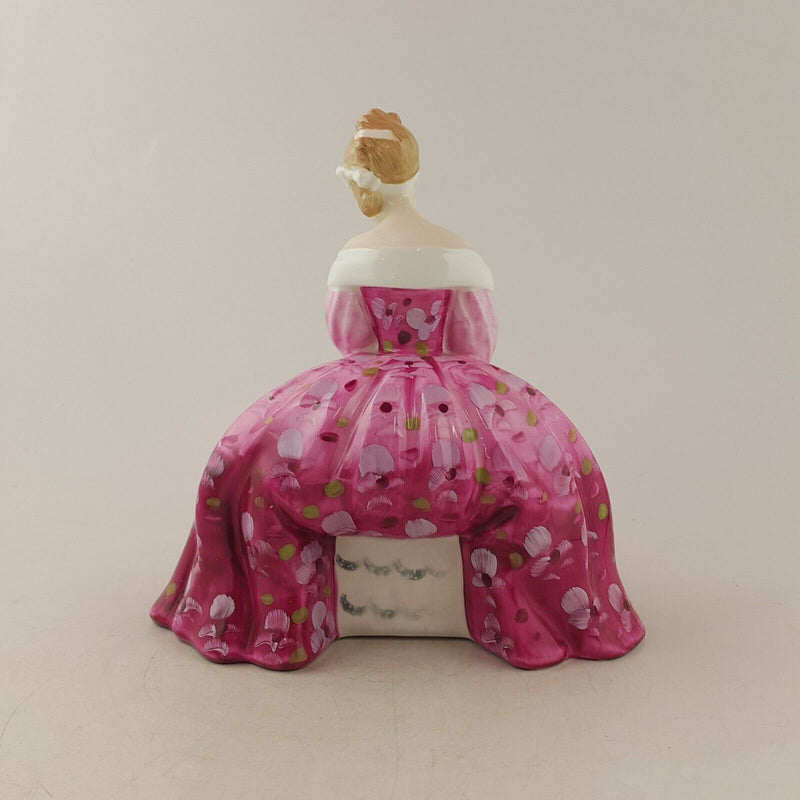 Royal Doulton Figurine HN2471 Victoria - 9099 RD