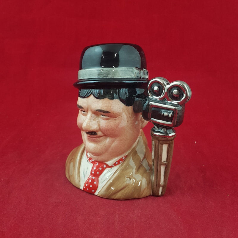 Royal Doulton Small Character Jug D7009 - Oliver Hardy - 6776 RD