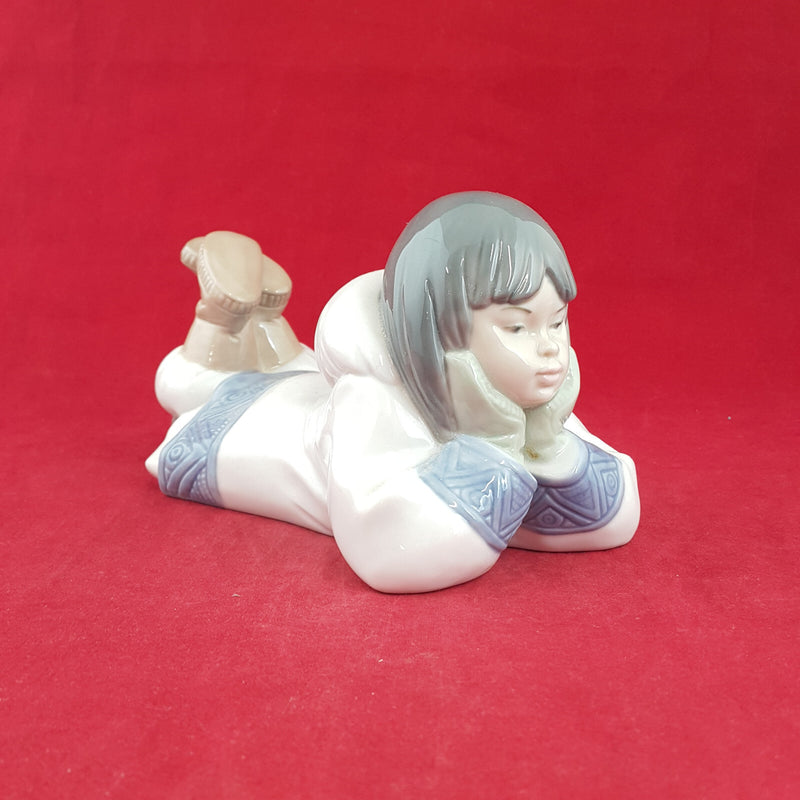 Lladro Nao Figurine - Dreaming On Ice | Eskimo Girl 1298