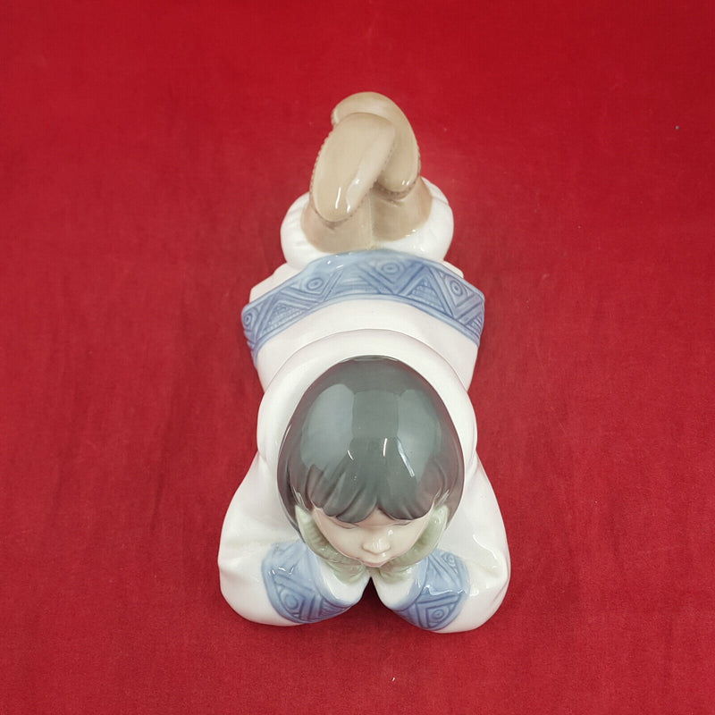 Lladro Nao Figurine - Dreaming On Ice | Eskimo Girl 1298