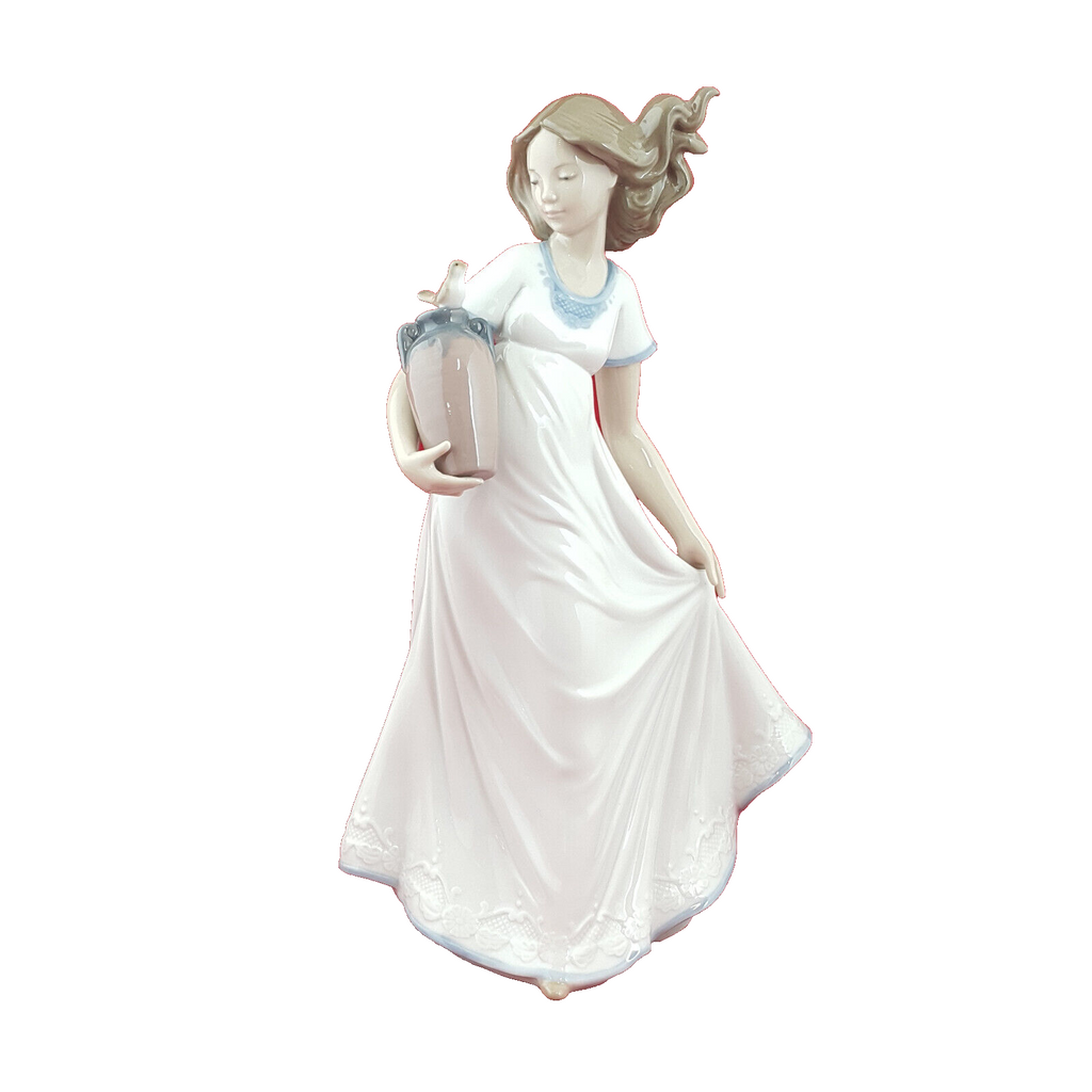 Lladro Nao Figurine - A Joyful New Friend 1409 – Amazing Antiques Etc.