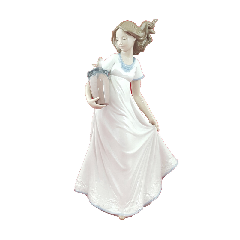 Lladro Nao Figurine - A Joyful New Friend 1409