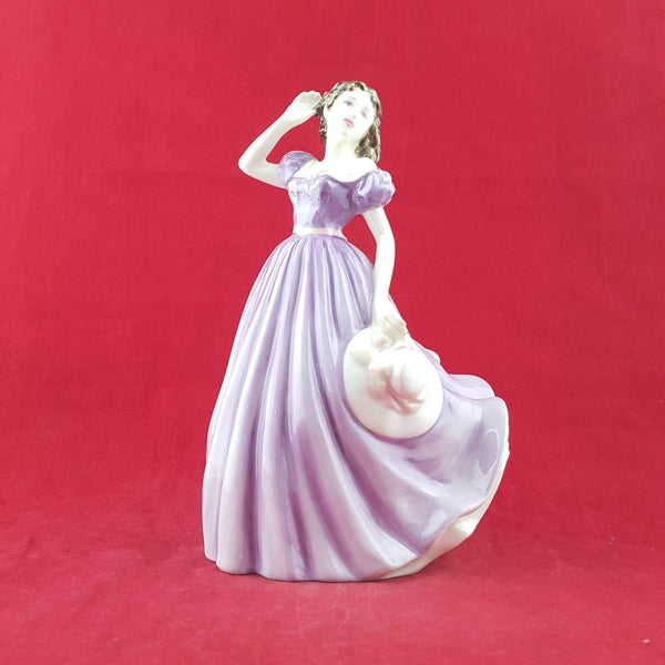 Royal Doulton Figurine - Bells Across Valley HN4300 – RD 2724