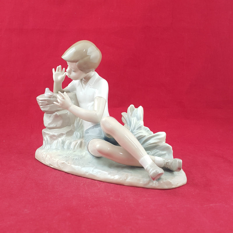 Lladro Figurine - Pleasant Encounter | Boy With A Bird 4858 - L/N 3622
