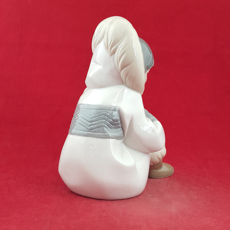 Lladro Nao Figurine - Arctic Dreams | Eskimo Girl 1397