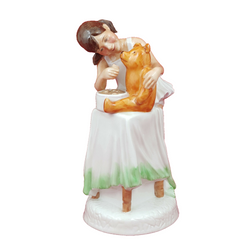 Royal Doulton Figurine - And One For You HN2970 – 260 RD