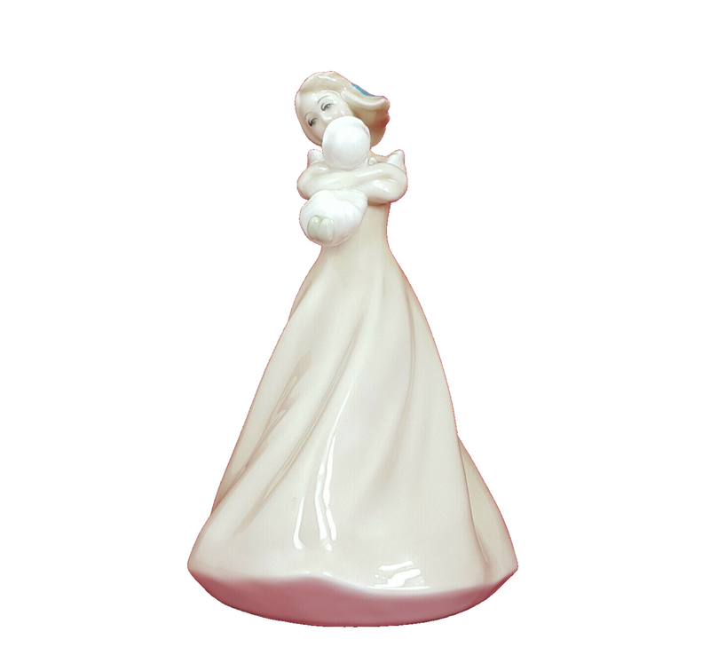 Royal Doulton Figurine - Dreaming HN3133 - 445 RD