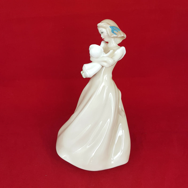 Royal Doulton Figurine - Dreaming HN3133 - 445 RD