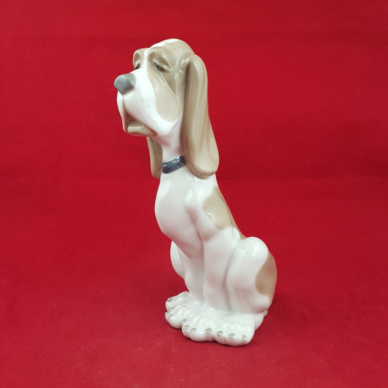 Nao By Lladro - Sad Hound Dog 0375 - L/N 1015