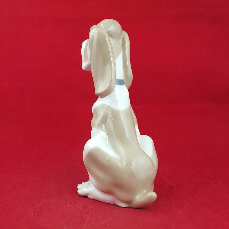Nao By Lladro - Sad Hound Dog 0375 - L/N 1015