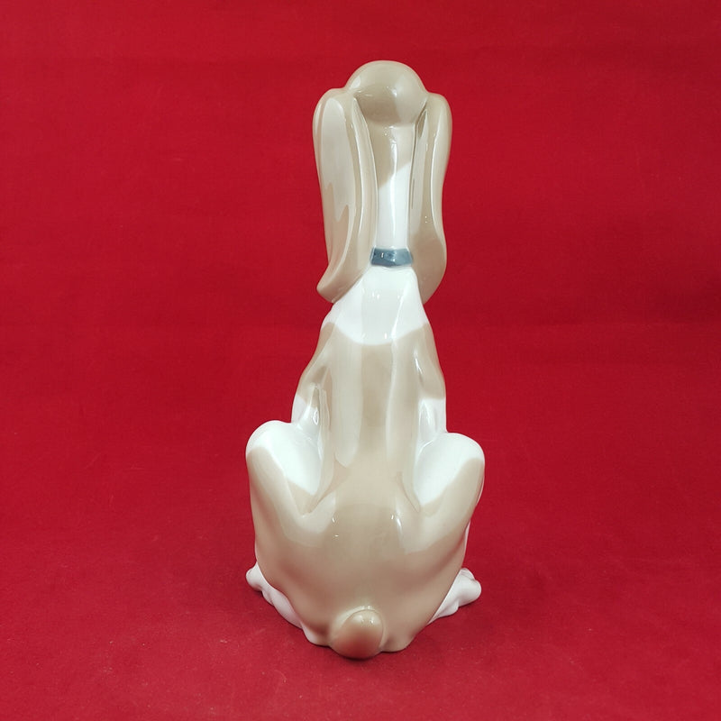 Nao By Lladro - Sad Hound Dog 0375 - L/N 1015