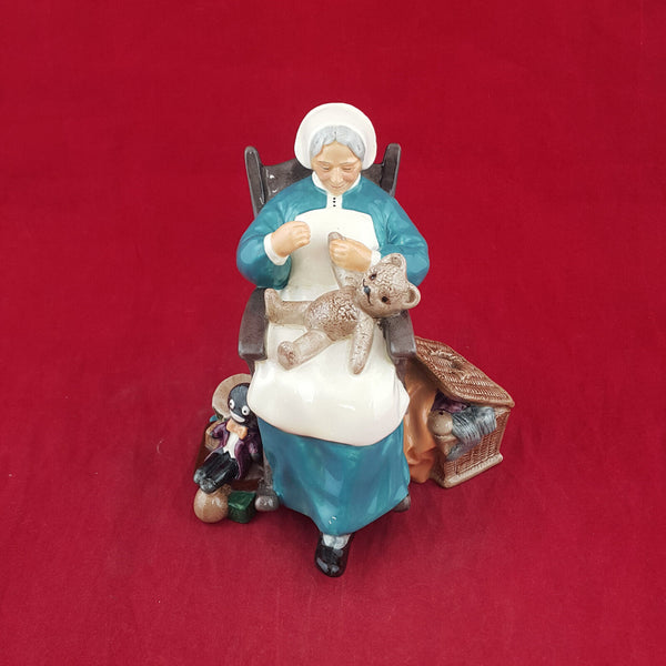 Royal Doulton Figurine - Nanny HN2221 – RD 1700