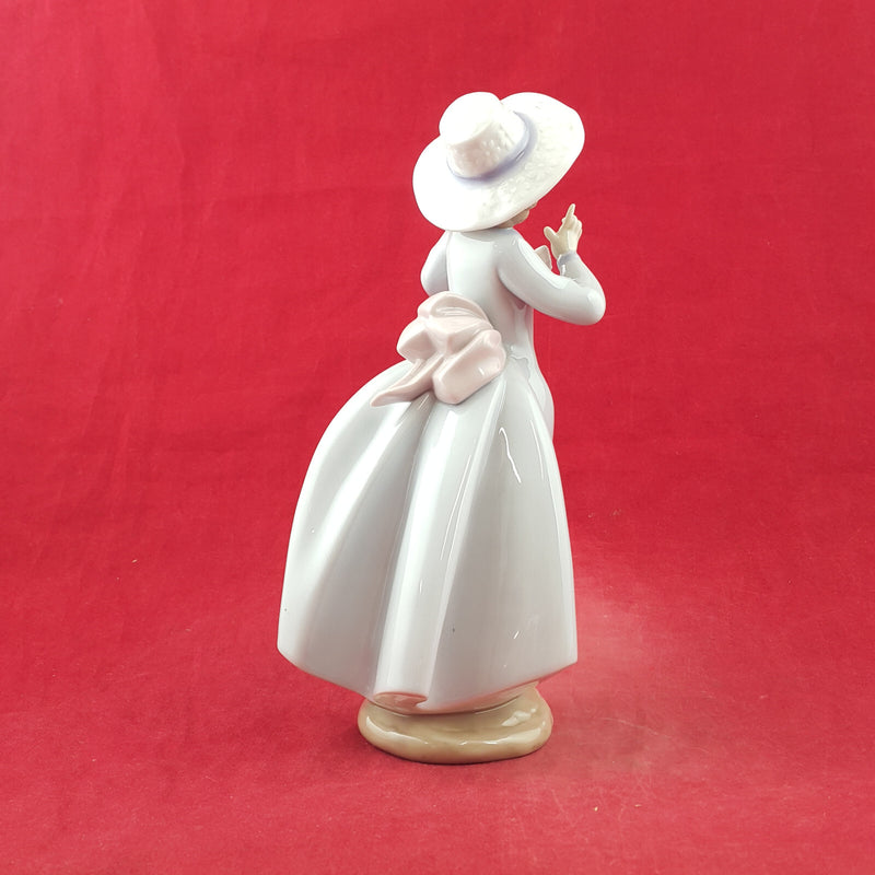Lladro Figurine - Caught In The Act 6439 - L/N 3319