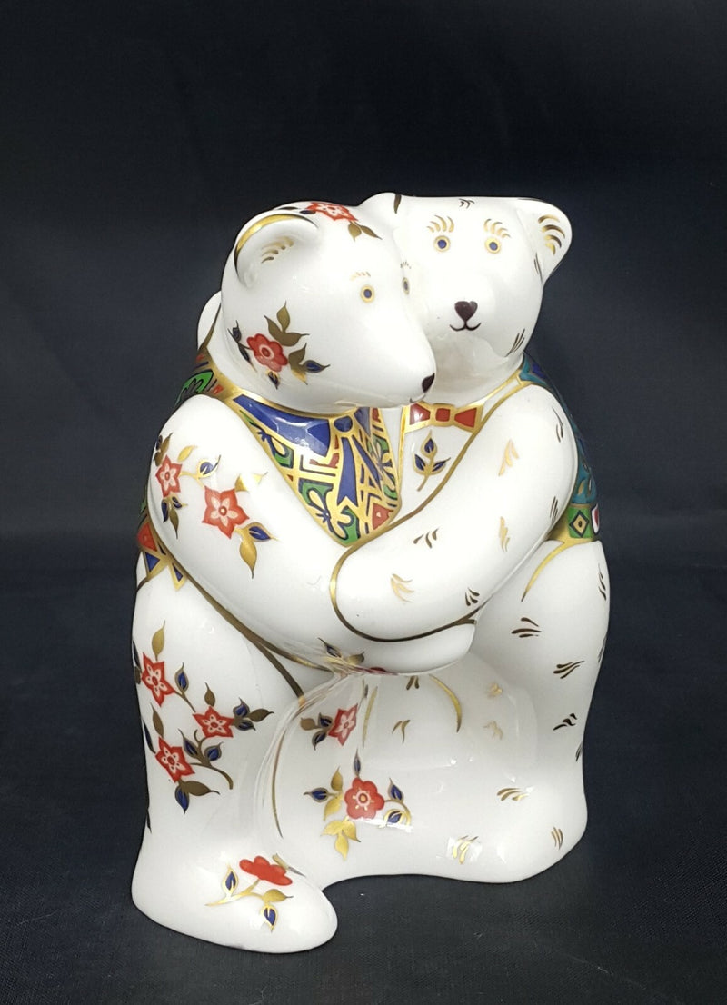Royal Crown Derby Paperweight Bear Hug No Stopper