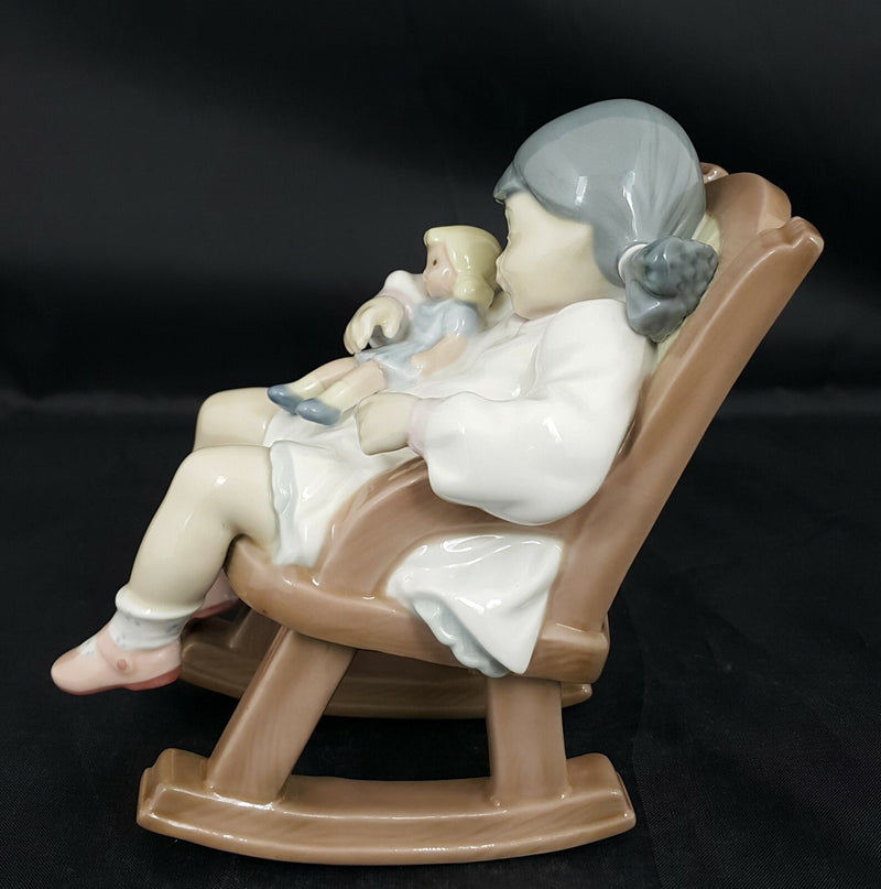 Lladro Figurine 5448 Naptime