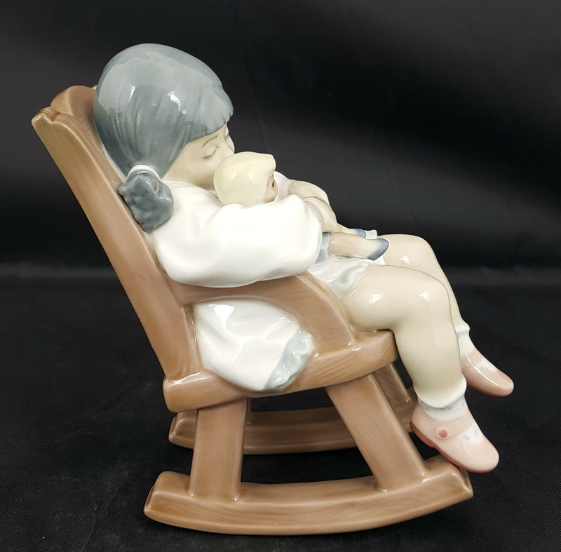 Lladro Figurine 5448 Naptime
