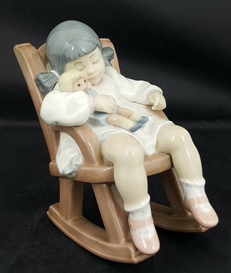 Lladro Figurine 5448 Naptime