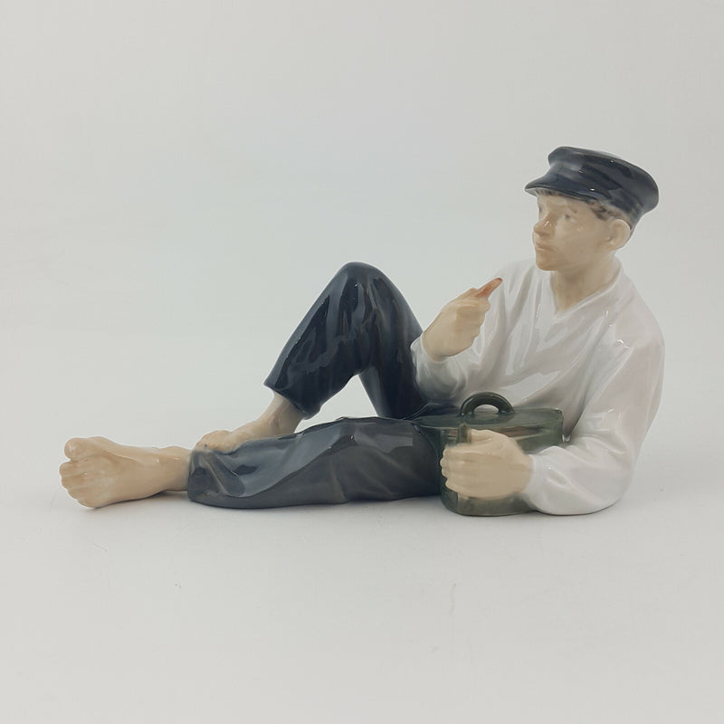 Royal Copenhagen - Shepherd Boy Eating His Lunch 865 - RCH 982