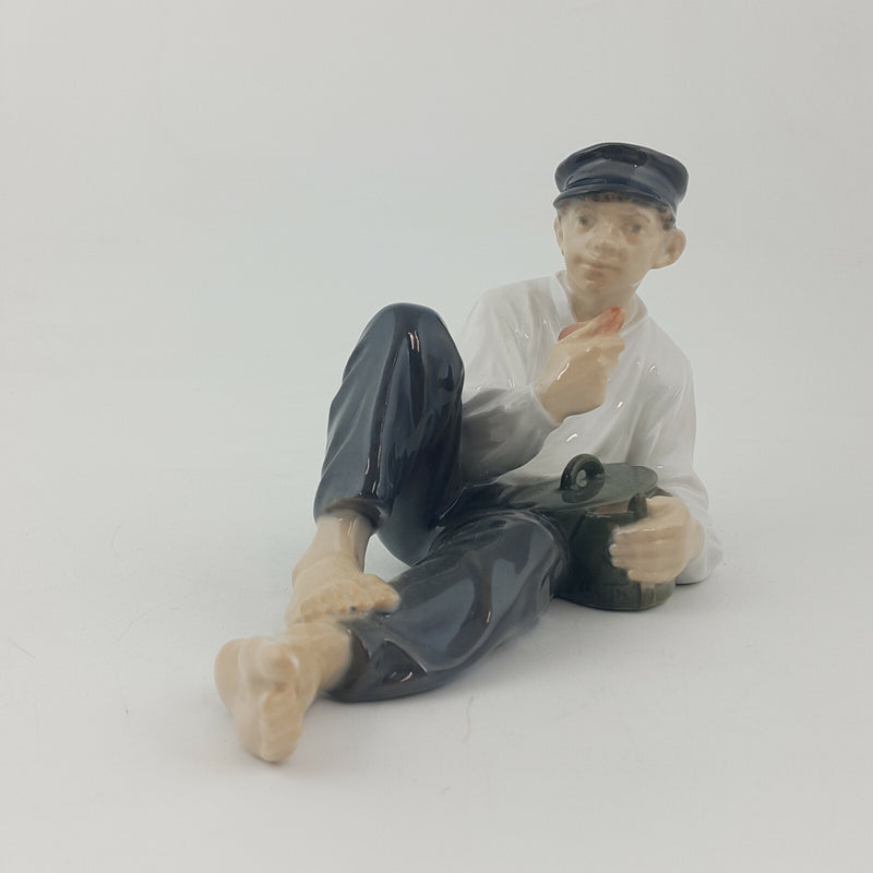 Royal Copenhagen - Shepherd Boy Eating His Lunch 865 - RCH 982