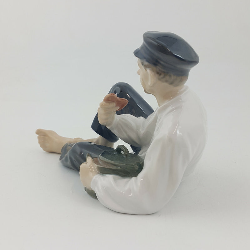 Royal Copenhagen - Shepherd Boy Eating His Lunch 865 - RCH 982
