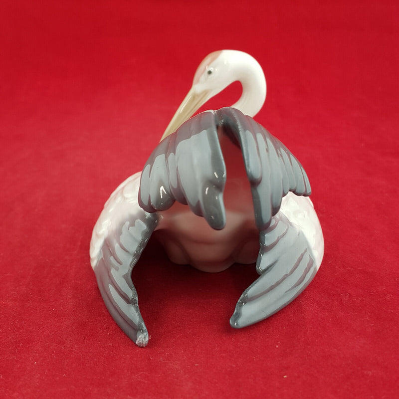Lladro - Nesting Crane 1599 - L/N 1452