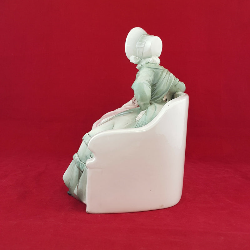Katzhutte Porcelain Figure - Two Ladies Sitting On A Couch 265 - NA 922