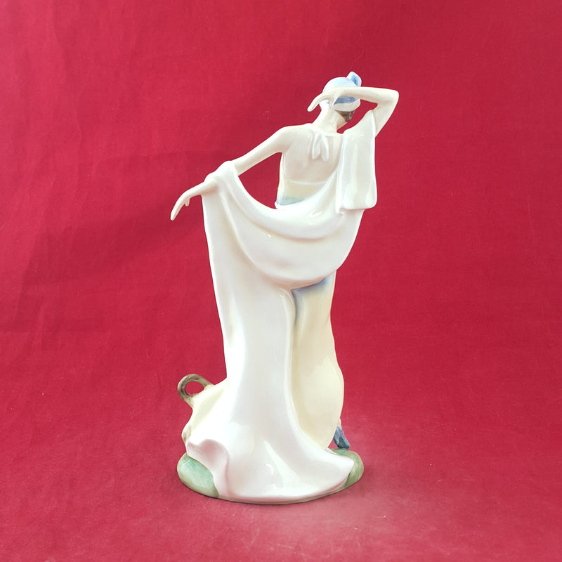Royal Doulton Figurine - Harriet HN3795 – RD 3417
