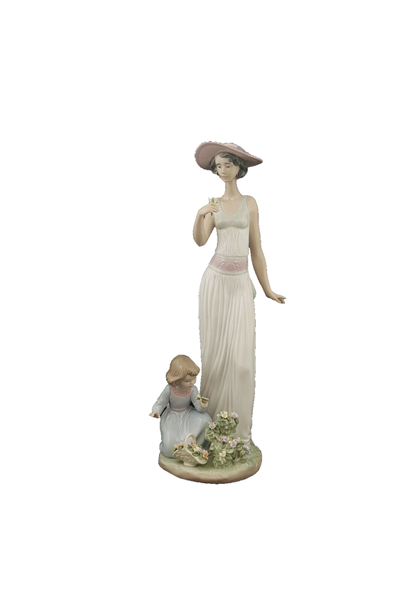 Lladro Figurine Lady with Child and Flowers In Bloom Model 6648 - Flower Broken