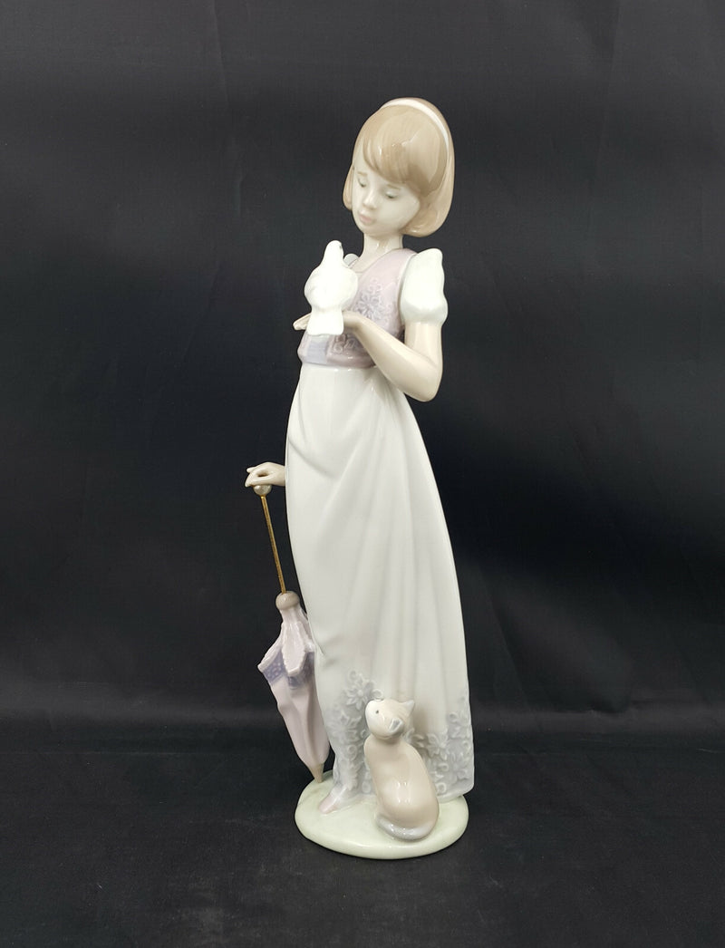 Lladro Figurine 7611 Summer Stroll Collectors Society Boxed - Glued