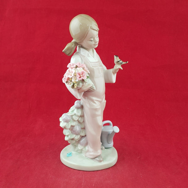 Lladro Figurine 5217 - Spring Girl - 7235 L/N