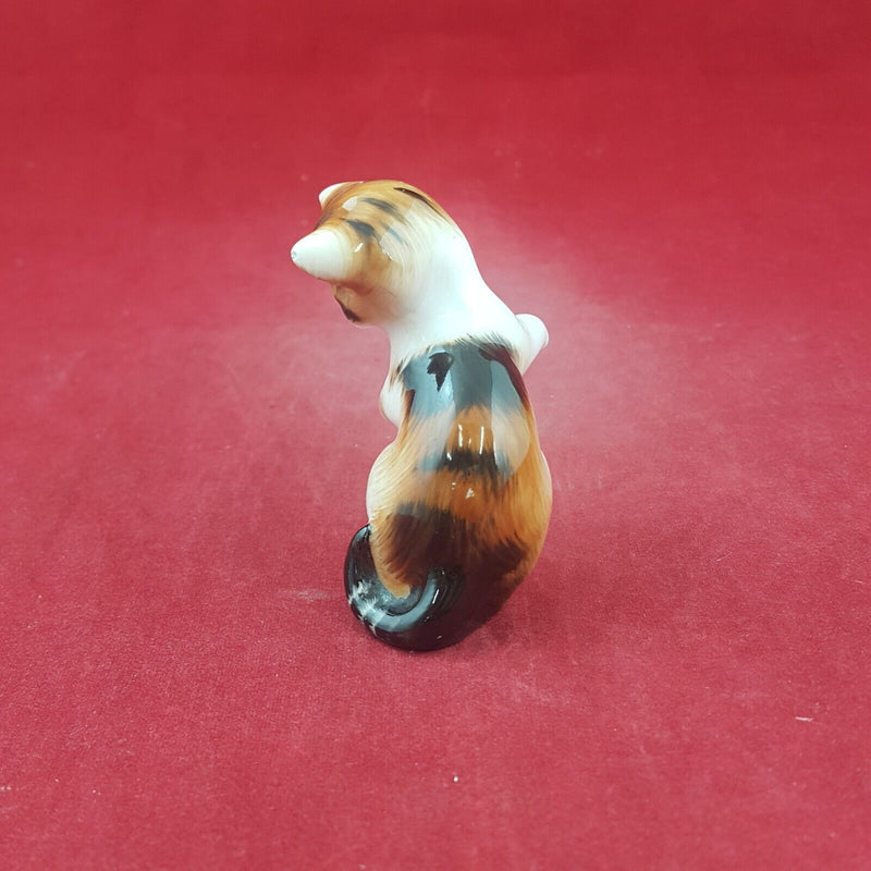 Royal Doulton Animals Character HN2582 Kitten On Hind Legs (Chipped) - 8985 RD