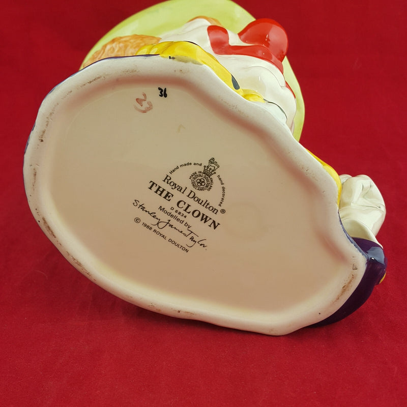 Royal Doulton Character Large Jug D6834 - The Clown -  RD 6470