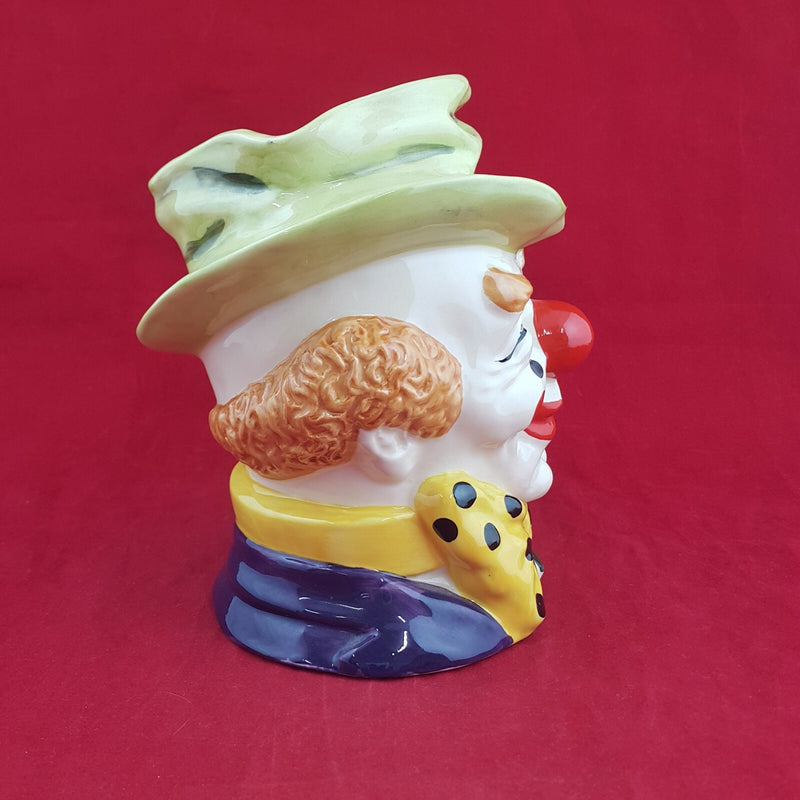 Royal Doulton Character Large Jug D6834 - The Clown -  RD 6470