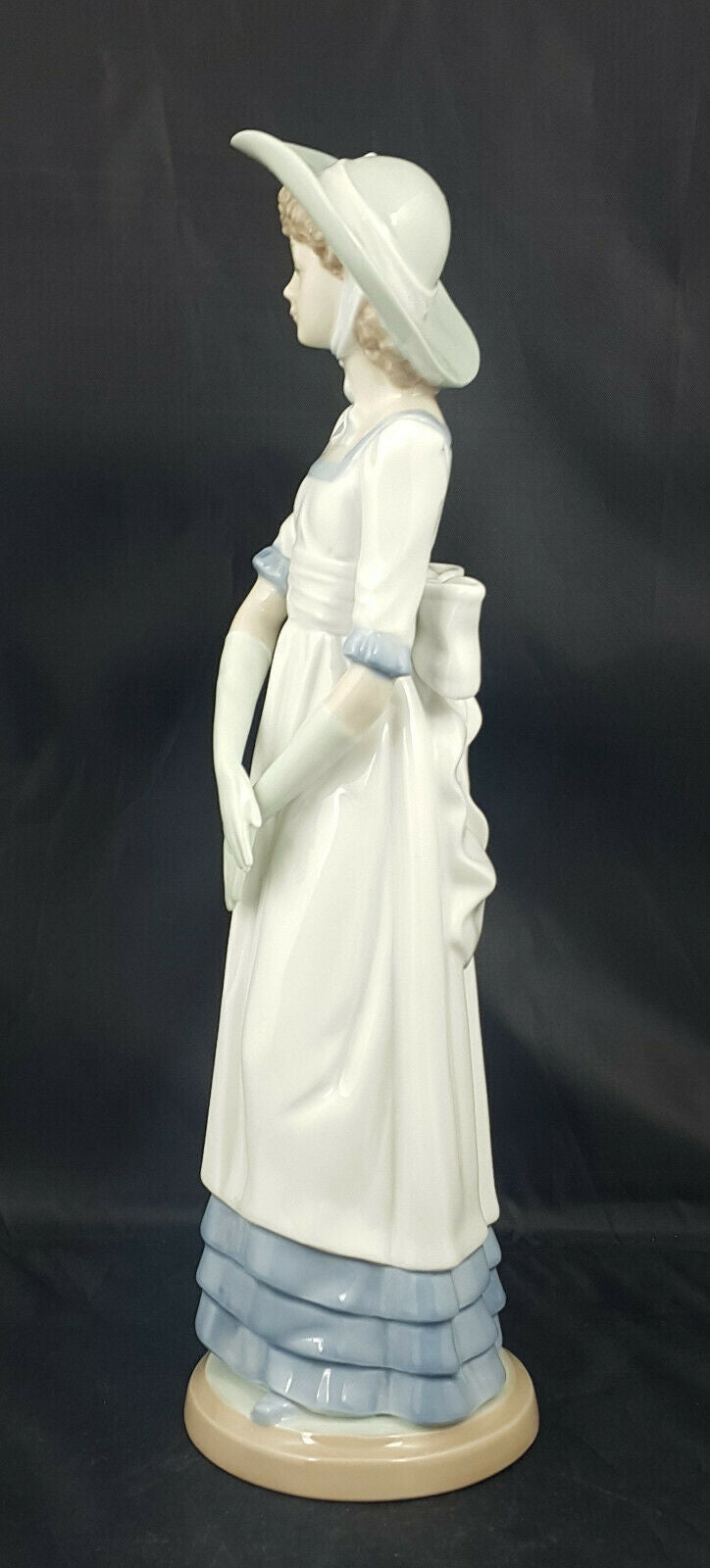 Lladro NAO Figurine Louise with Summer Dress & Sun Hat