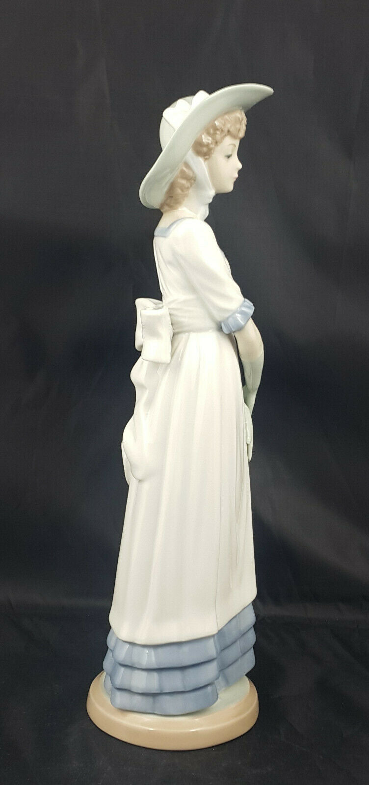 Lladro NAO Figurine Louise with Summer Dress & Sun Hat