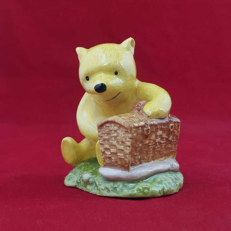 Royal Doultoun - Winnie the Pooh and the Fair-Sized Basket WP19 (Boxed) - RD 744