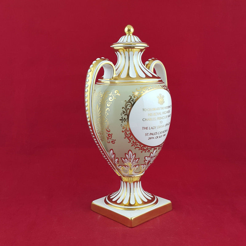 Spode Vase - Highgrove House / Royal Wedding (damaged handle) - NA 883