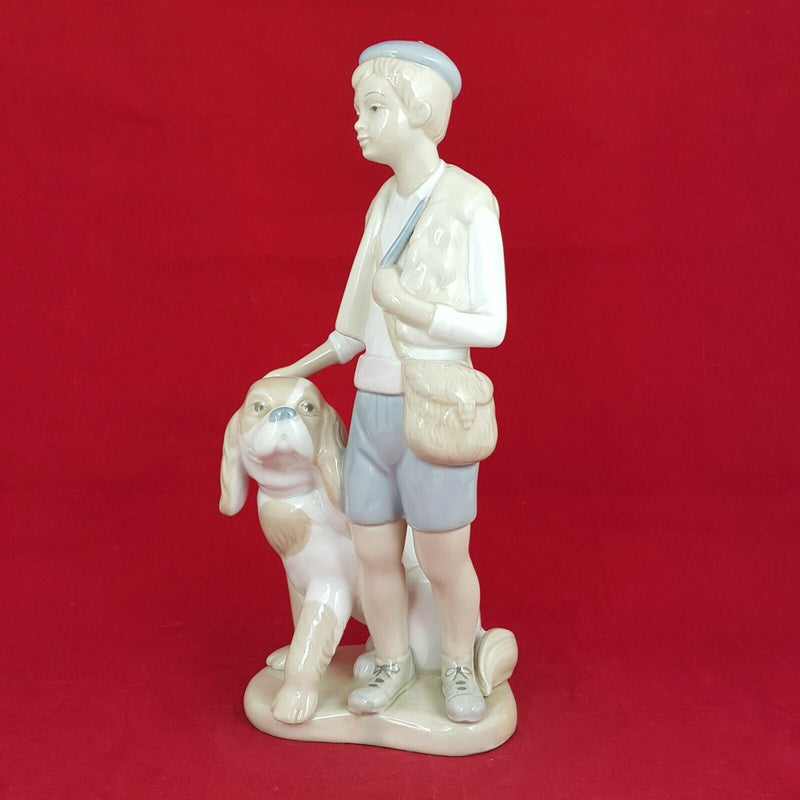 Miquel Requena S. A Figurine Boy With Dog - 6285 OA