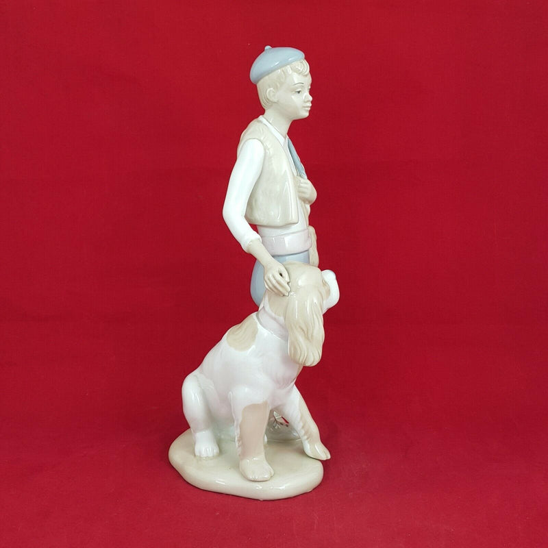 Miquel Requena S. A Figurine Boy With Dog - 6285 OA